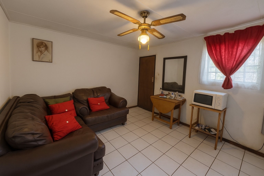1 Bedroom Property for Sale in Wilgerpark Western Cape